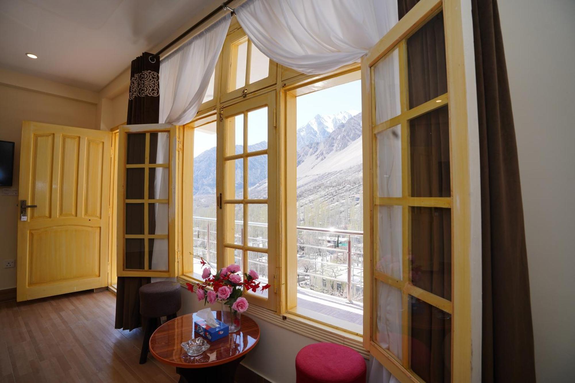Hunza Elites By Orane Hotel Karimabad  Exterior photo